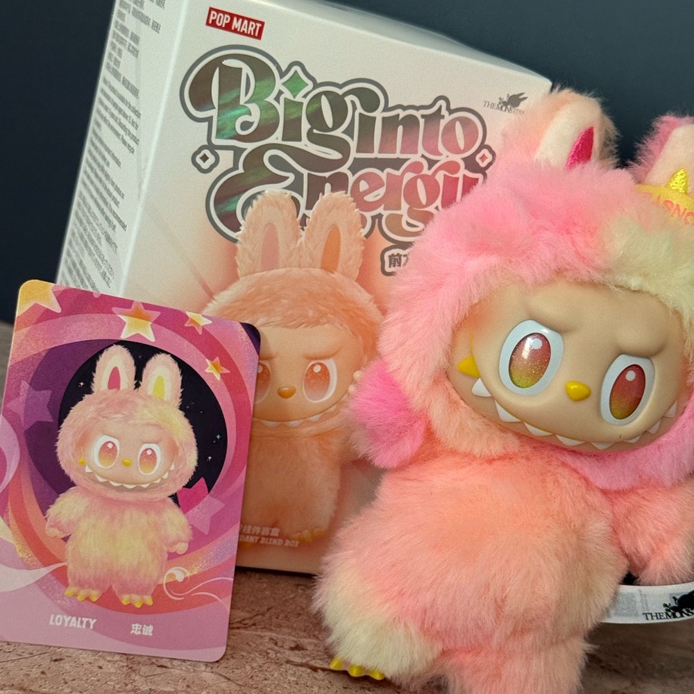 AUTHENTIC NEW Pop Mart LABUBU Big Into
Energy Vinyl Plush - LOYALTY